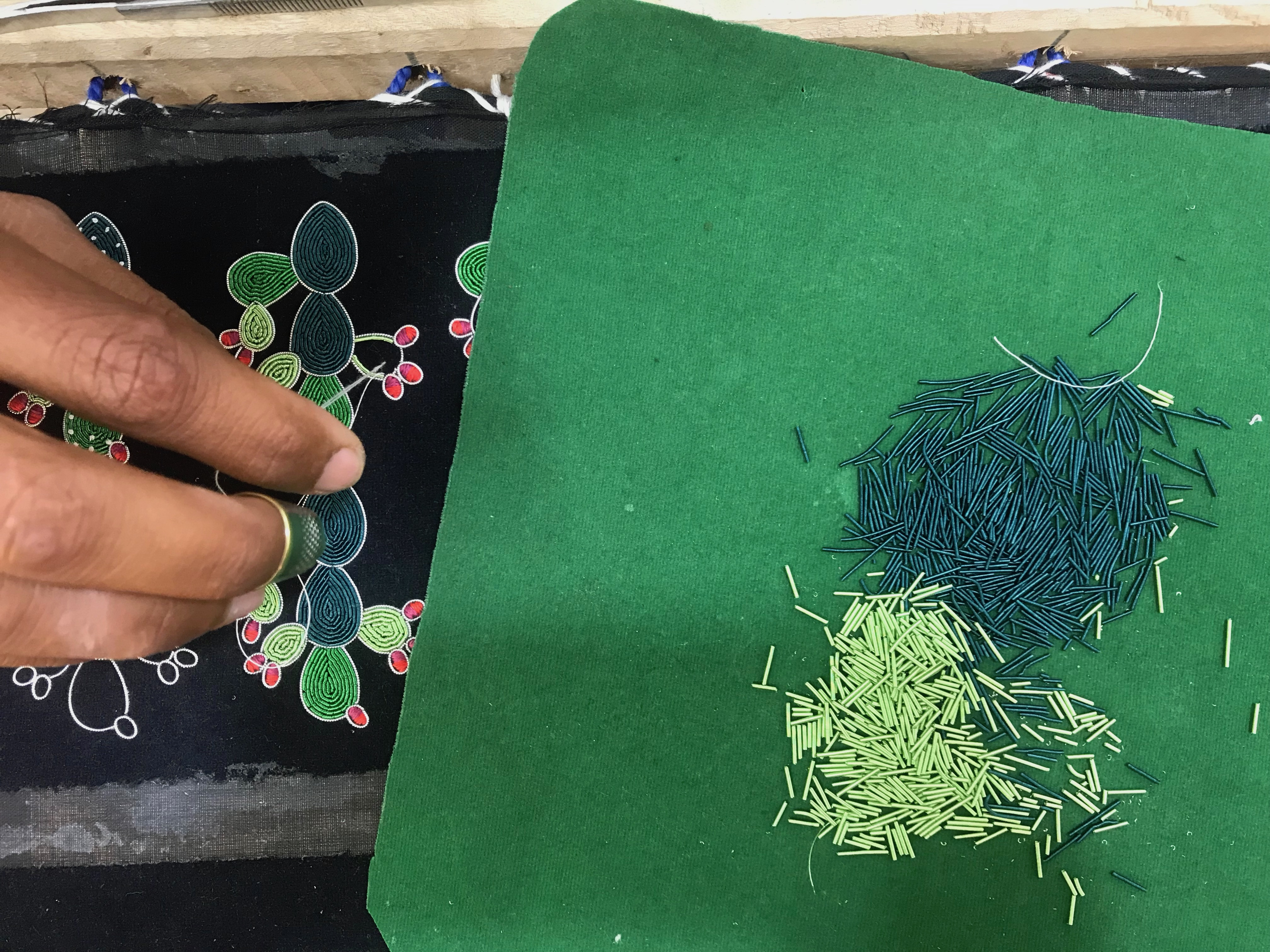 CANNETILLA IN PAKISTAN: The manufacture of embroidered jewellery